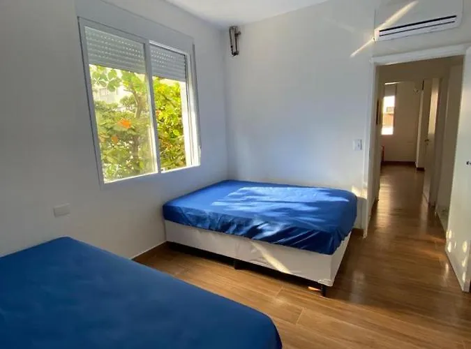 Apartamento Guarujá Pitangueiras 50 metros da Praia.