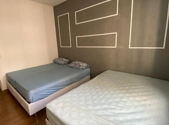 Apartamento Guarujá Pitangueiras 50 metros da Praia.